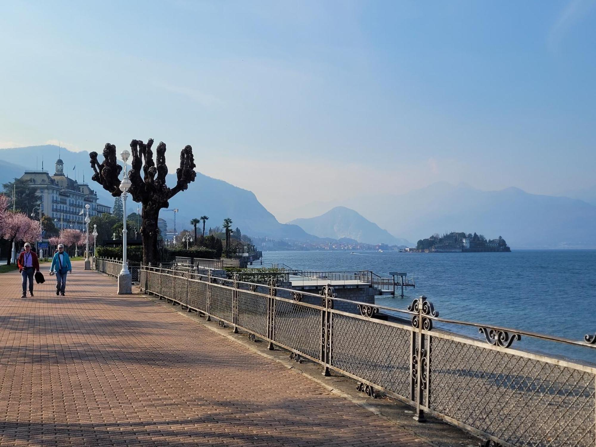 Al Dolce Vita Stresa Bagian luar foto